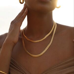 MAYAMAR Textured Herringbone Necklace
NEW in Box + Pouch + Card MSRP $130.00